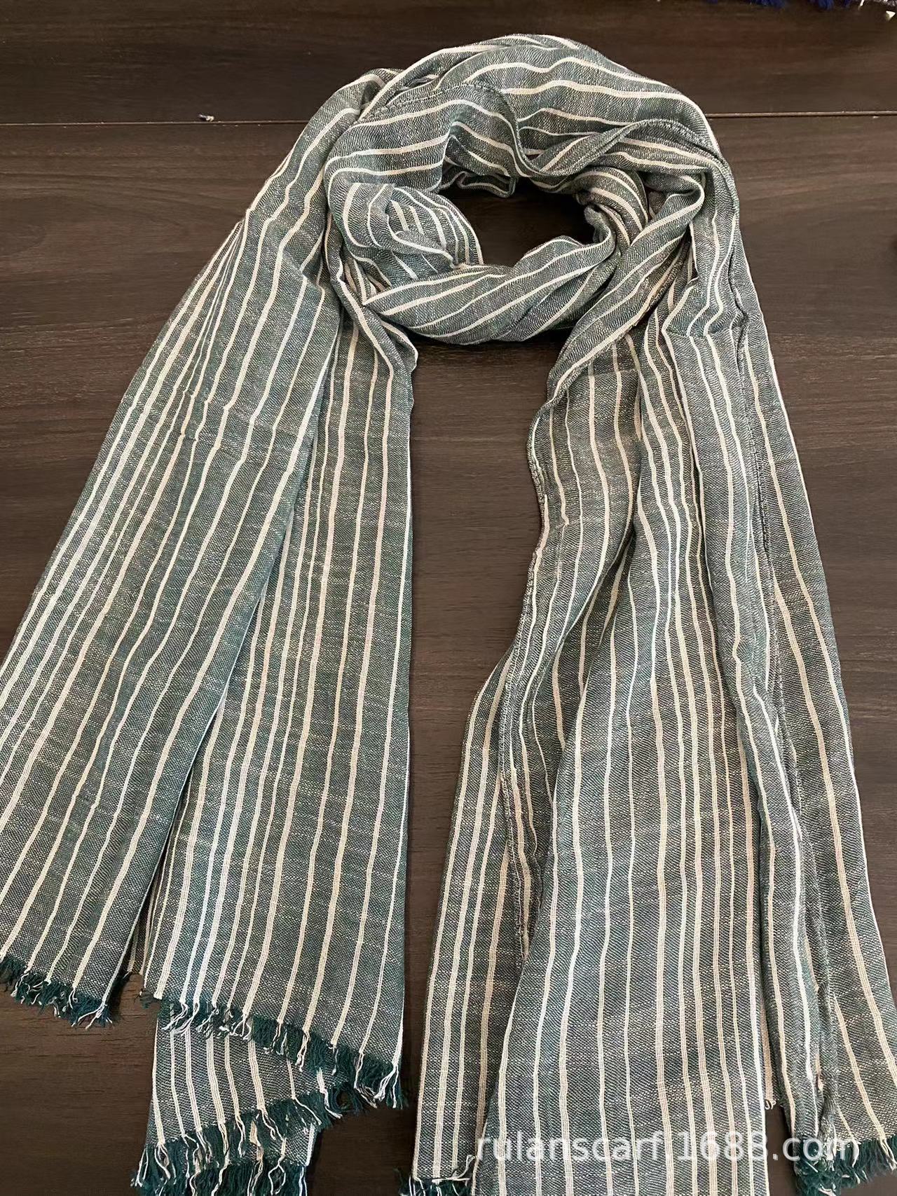 얇은 수직 바 다크 그린