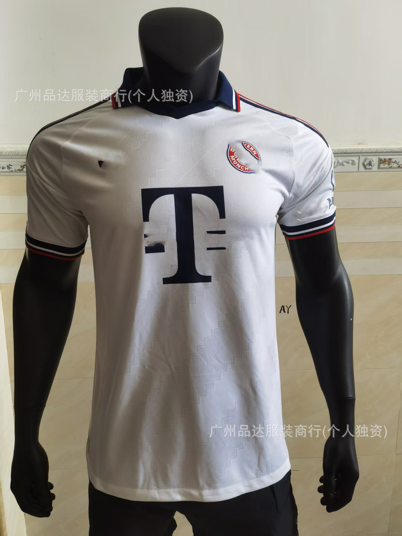 Camiseta de fútbol del Real Madrid, temporada 2526, versión jugador, edición especial de la selección nacional, La Liga, manga corta