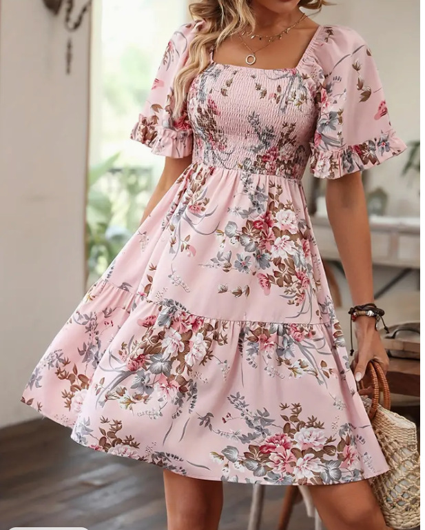 Floral Kleid Mit Eckigem Ausschnitt Und Gerafften Ärmeln_voghion.com