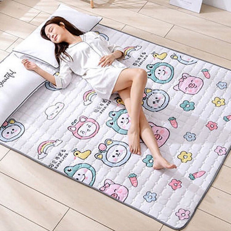 The Mat Can Be Spread on the Floor Mat to Sleep on the Floor. the Mattress Can Be Folded, Washed and Stored for Nap