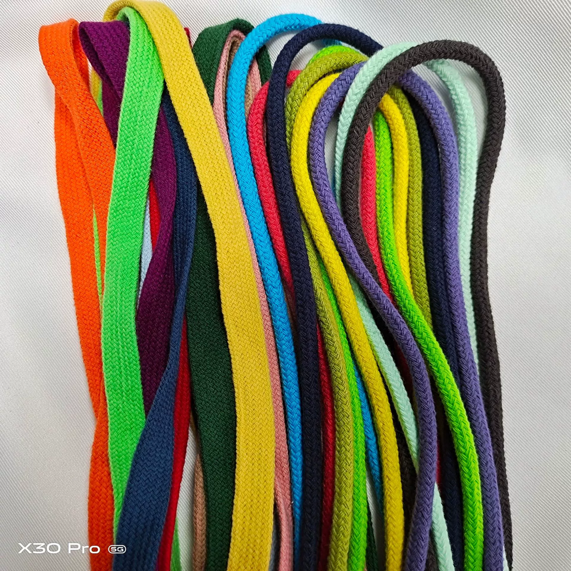 200 цветов в наличии, 0,5-1,5 см, плоский хлопок, невыцветающий двухслойный полый плоский капелюх, веревочные спортивные штаны, веревка на талии, шнурок