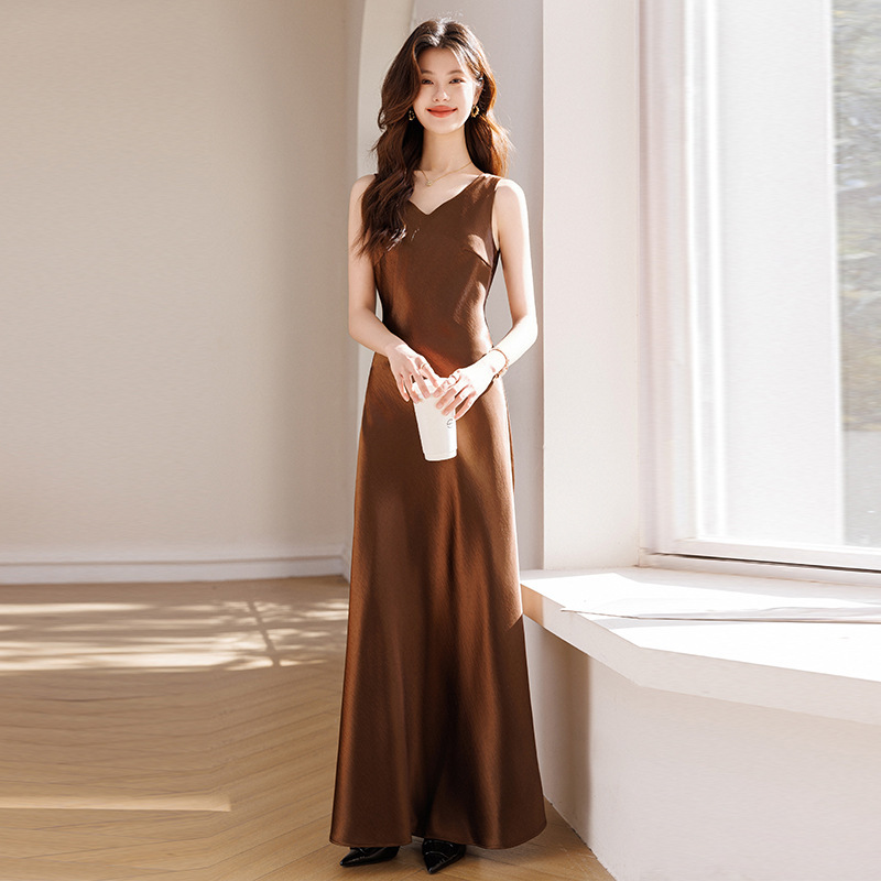 High-grade Acetic Acid Satin dress Women's 2025 Spring New Elegant Collarless Slim-fit Long Sleeveless dress