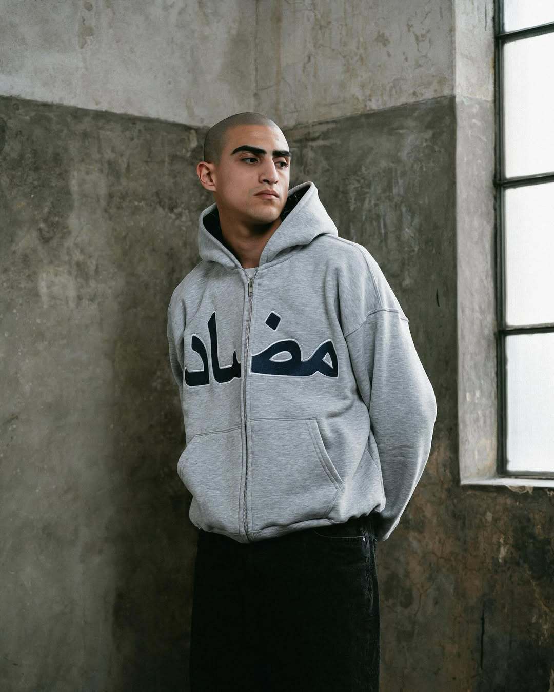 Giacca con cappuccio uomo y2k con zip e stampa personalizzata_voghion.com