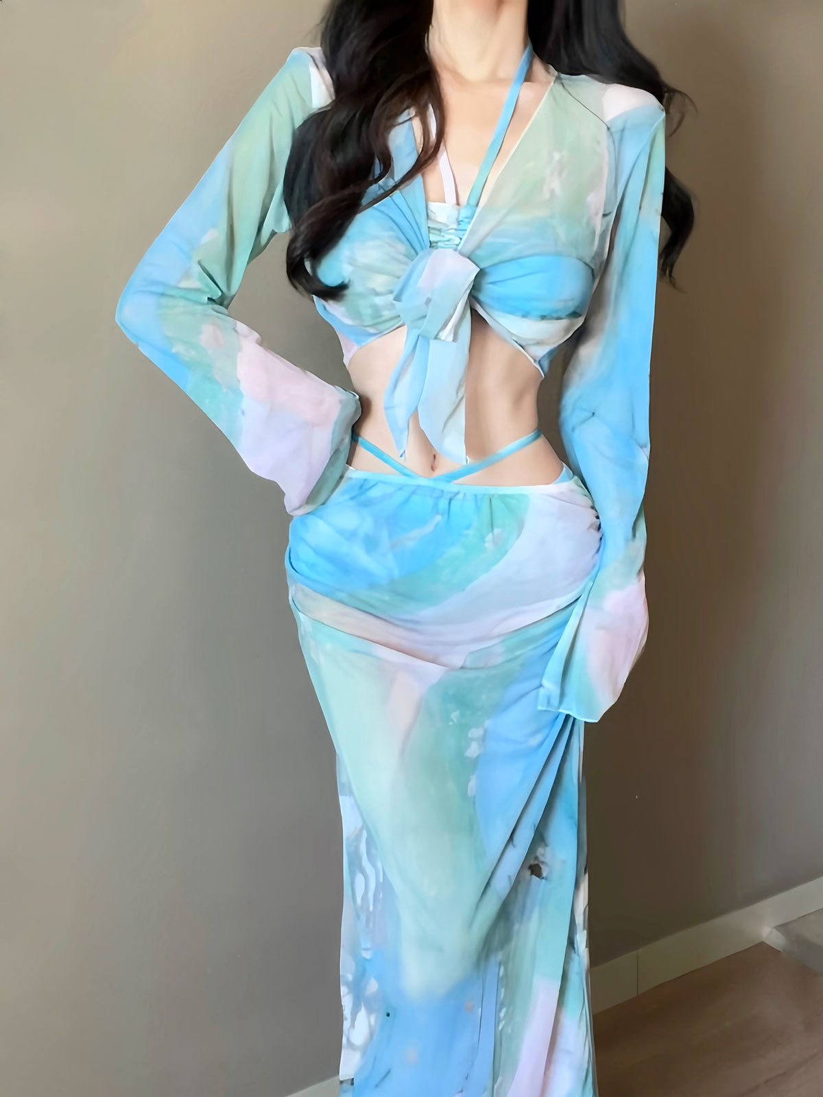 Traje de baño para mujer 2025 nueva falda larga dividida traje de cuatro piezas hermoso y sexy traje de baño bikini de vacaciones estilo chica caliente