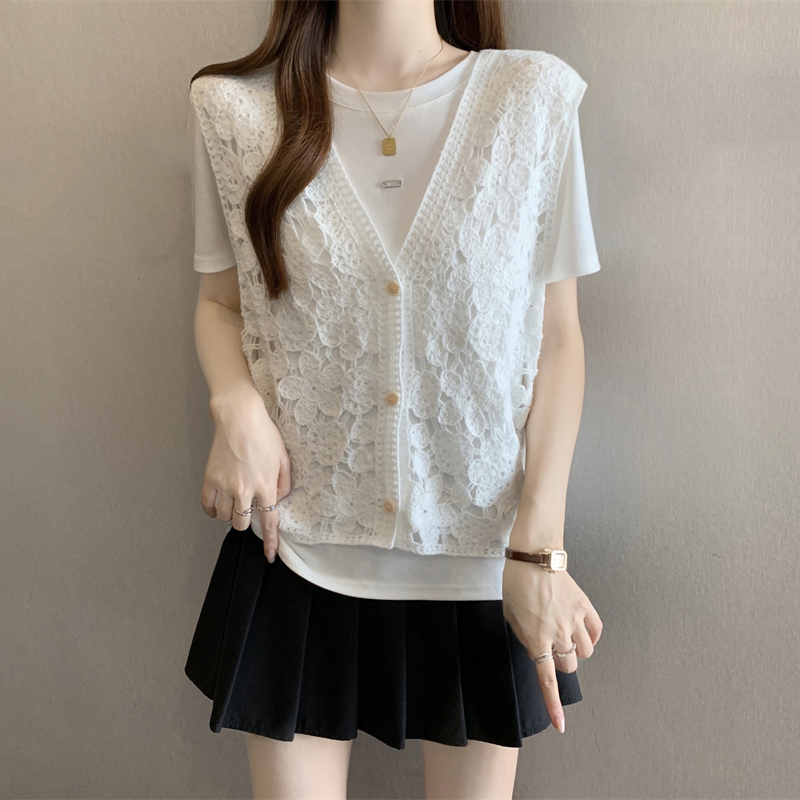 Lace Crochet Hollow V-Neck Vest for Women 2026 Summer New Fresh Casual Sleeveless Top Lace Crochet Hollow V-Neck Vest for Women 2026 Summer New Fresh Casual Sleeveless Top