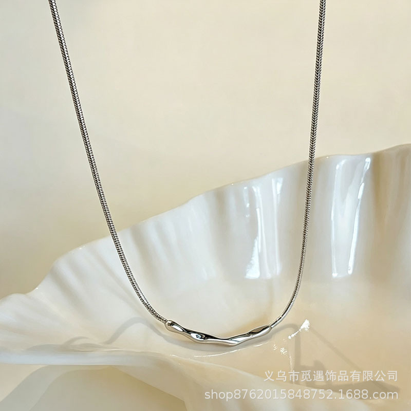Minimalist and Irregular Necklace for Women, Light Luxury, Niche, High-End, Fashionable, Versatile Collarbone Chain