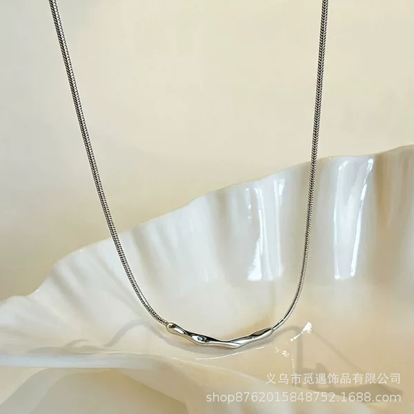 Minimalist and Irregular Necklace for Women, Light Luxury, Niche, High-End, Fashionable, Versatile Collarbone Chain