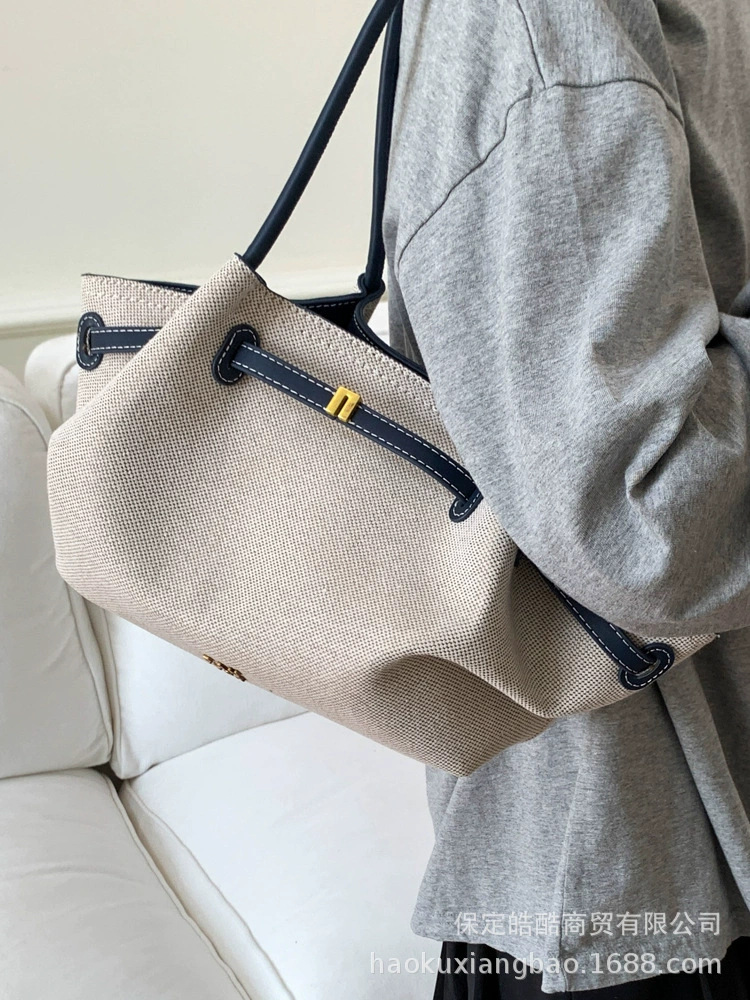 Capacious shoulder bag, summer one-shoulder bag for leisure, high-end
