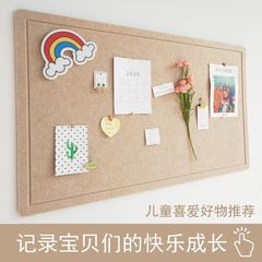 北欧風insフェルトの壁には自粘幼稚園の作品が展示されています。