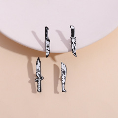 Custom foreign trade cross-border Gothic skull dagger metal brooch dark Halloween clothing decoration props badge