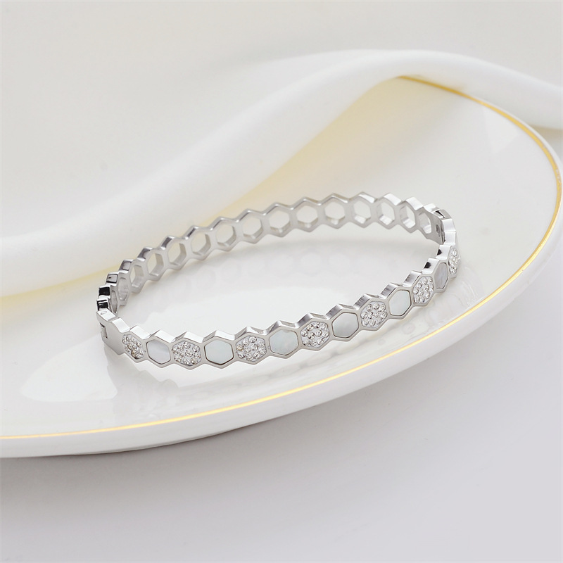 Pulsera de titanio y acero para mujer, diseño moderno y sencillo, pulsera de lujo que no se desvanece, venta al por mayor en stock.