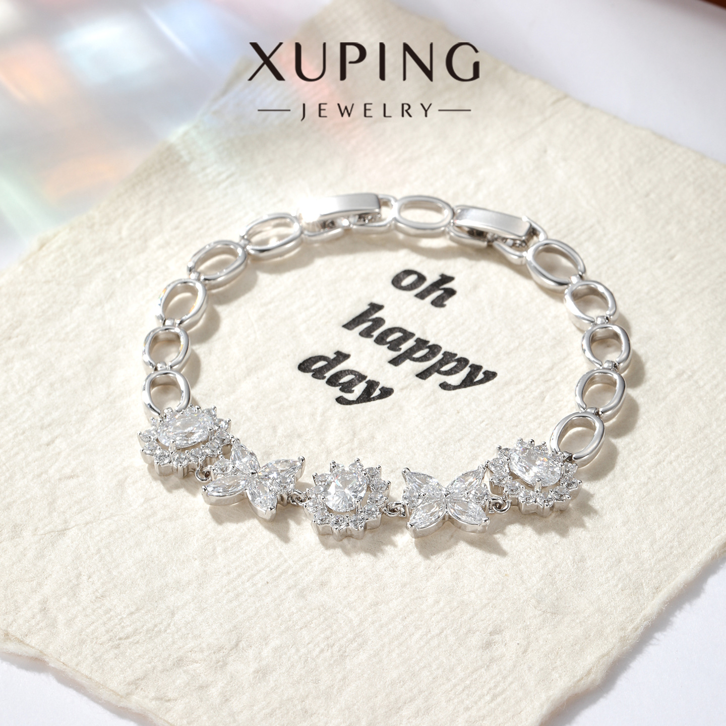 Xuping serie de pulseras de lujo ligera de gemas artificiales aleación de cobre chapado blanco mariposa joyas al por mayor