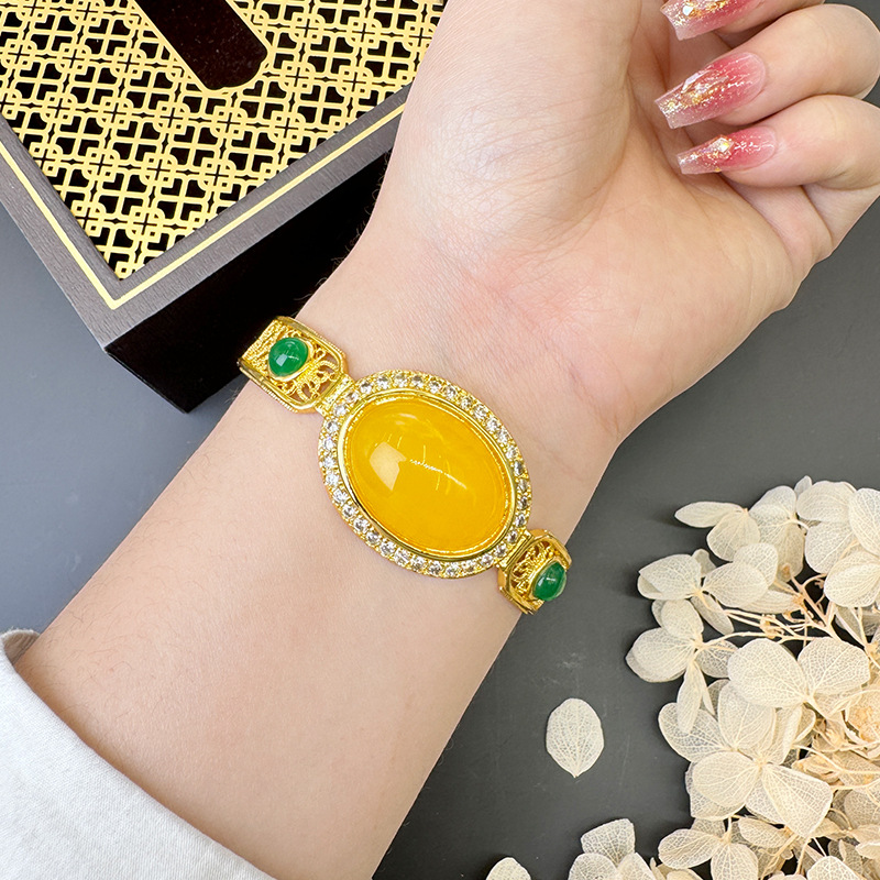 Arenas de oro de Vietnam tallado flores huecas de patrón de viento chino abertura brazalete de diamantes de imitación Yiwu accesorios joyas al por mayor