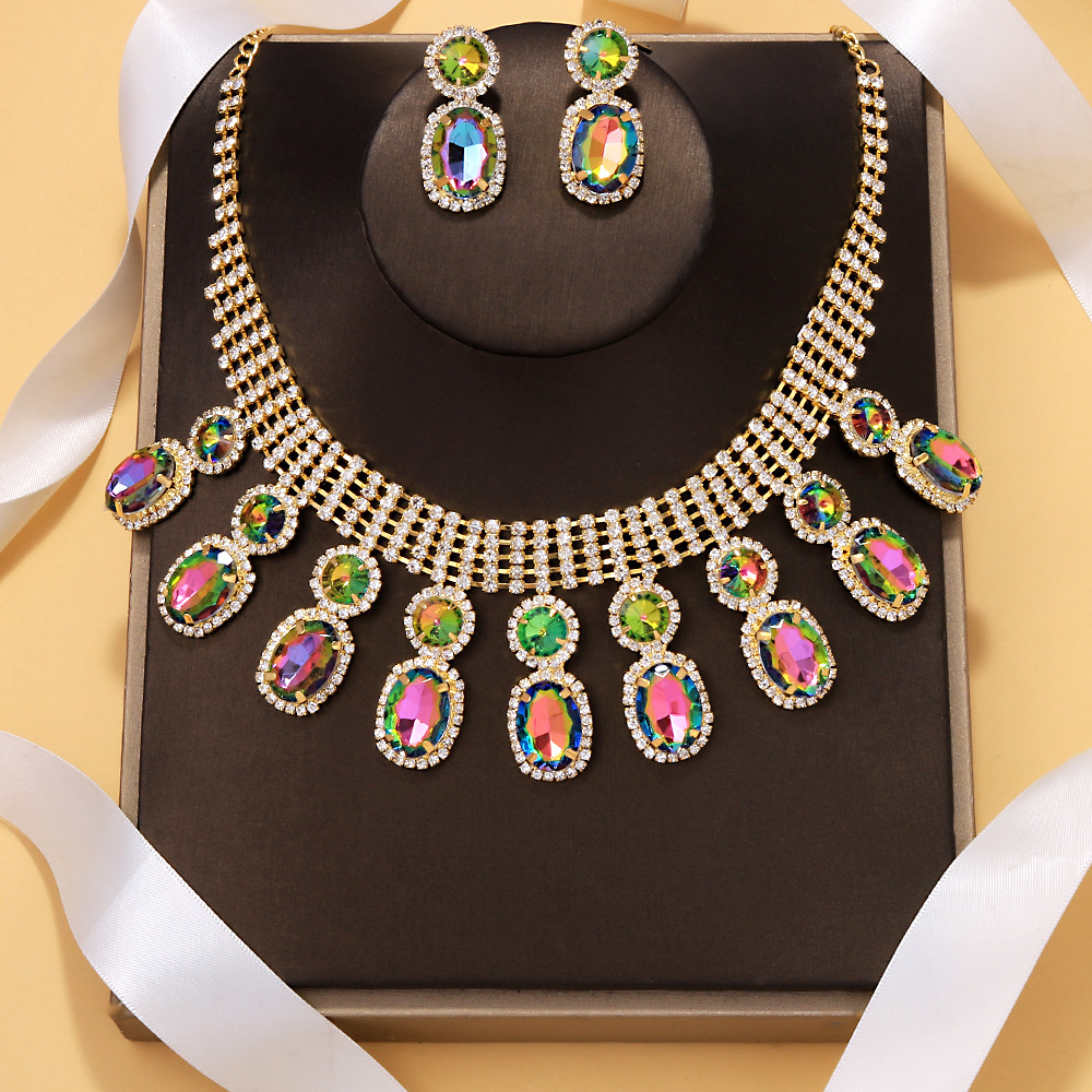 Conjunto de joyería geométrica transfronteriza de dos piezas, conjunto de joyería de diamante exagerado, cadena de clavícula, pendientes simples para mujeres