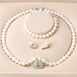 翡翠项饰;翡翠手饰;天然珍珠项饰