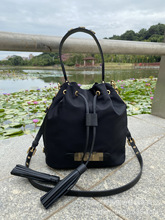 �羳���ư�����ƤŮ��β��б��μ��������������ˮͰ�����Qԭ��