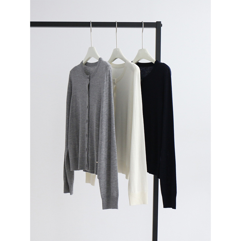 Miu Style All-match Thin Wool Knitted Sweater Cardigan Short Long Sleeve Early Spring Women's Top Commuting Temperament New Product Miu Style All-match Thin Wool Knitted Sweater Cardigan Short Long Sleeve Early Spring Women's Top Commuting Temperament New Product