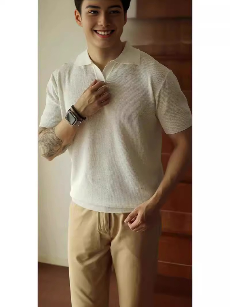 Camiseta polo de manga corta de punto para hombre de verano Camiseta de media manga con solapa casual de seda de hielo de color sólido de estilo coreano delgado
