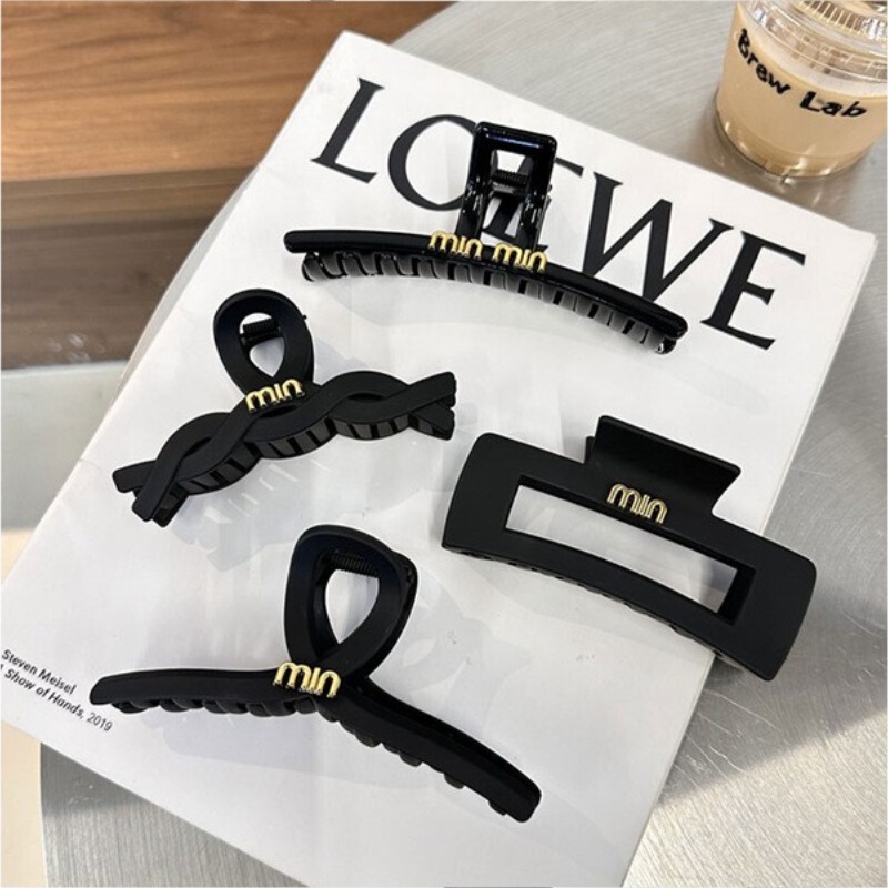 Hairpin with a High-End Feel, Letter Heart Design, Minmin Half-Tie Exquisite Shark Clip, Suitable for Small Hair Volume, Makes Hair Look Fuller, Large Claw Clip for Women