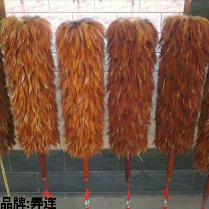 Перьевой пылесборник [Feather Dust Sweeper] удлинённый для домашней уборки.