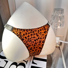 女士三角裤;文胸套装;无钢圈文胸