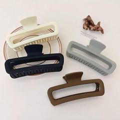 新商品のシンプルなヘアピンの艶消しの超大型クリップの後頭部がサメのクリップの髪を巻いています。