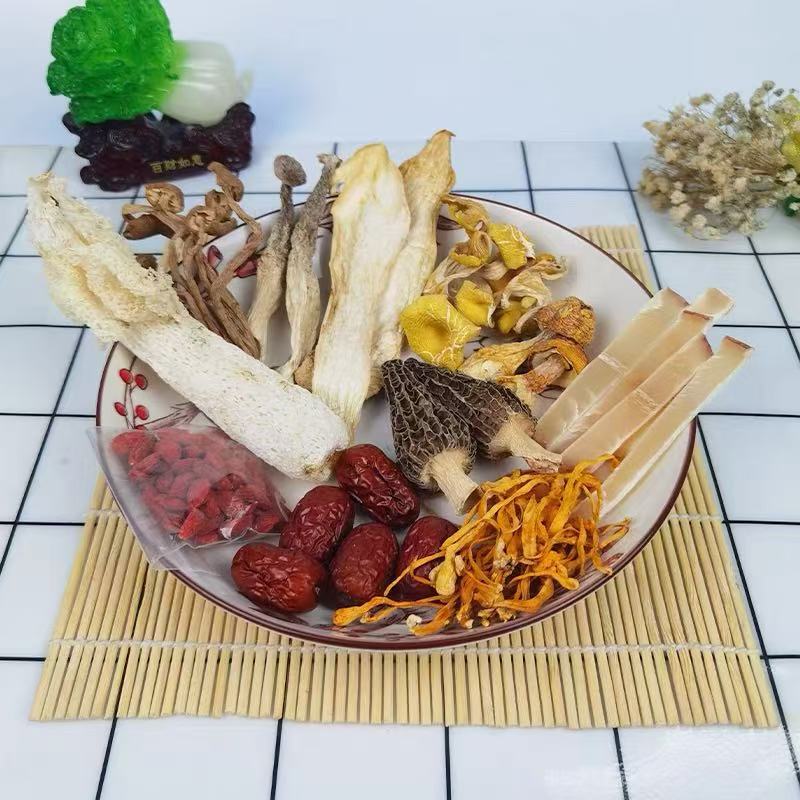 Guangdong-style medicinal soup for calcium supplementation and nourishment, containing shark fin, dried scallops, and conch meat, suitable for children to promote growth; a soup and chicken stew ingredient pack Guangdong-style medicinal soup for calcium supplementation and nourishment, containing shark fin, dried scallops, and conch meat, suitable for children to promote growth; a soup and chicken stew ingredient pack