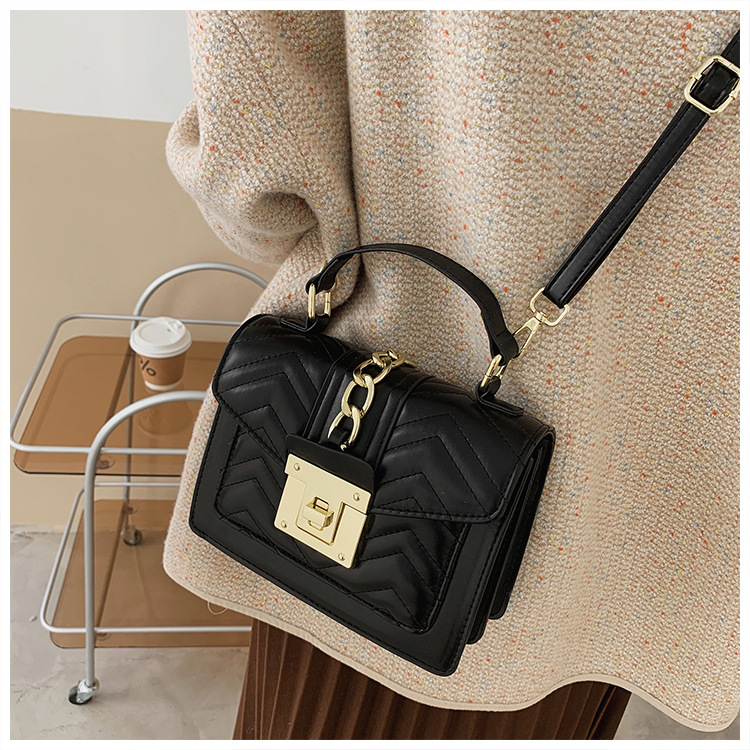 Fashion Casual Small Square Bag Solid Color Shoulder Messenger Bag Wholesale display picture 6