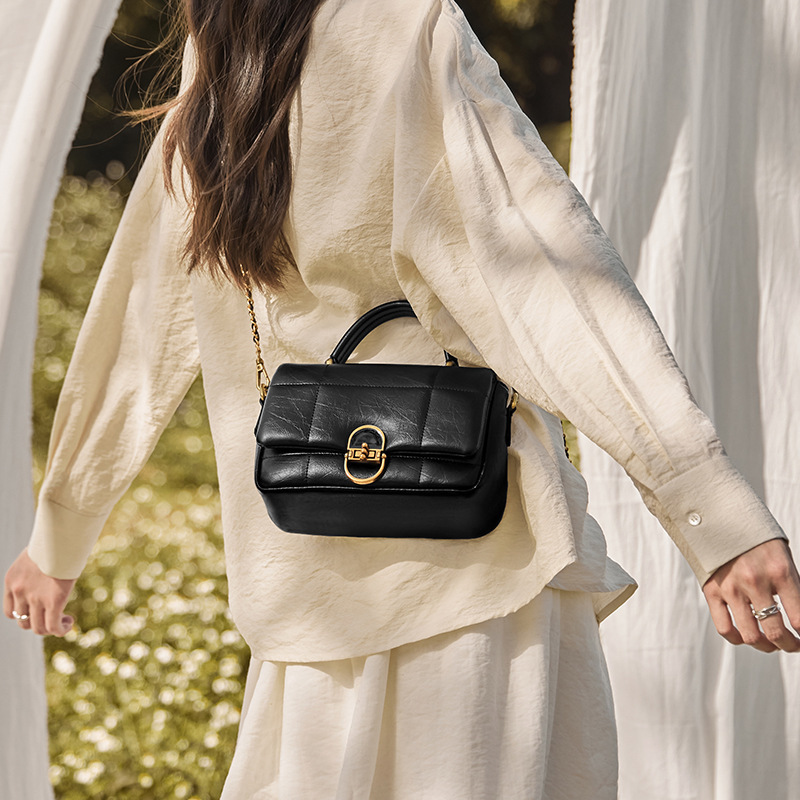 2026 New Fashion Chanel-Style Chain Small Square Bag Versatile Underarm Bag Niche Crossbody Bag High-End Shoulder Bag