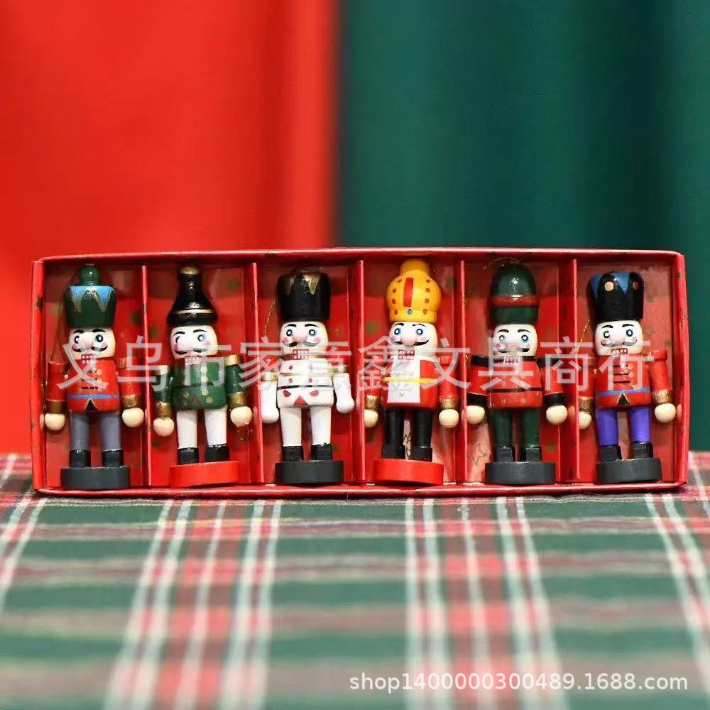 In-Stock Wooden 7cm Walnut Nutcracker Christmas Gift Pendant Painted Walnut Soldier Puppet Cross-Border Hot Sale