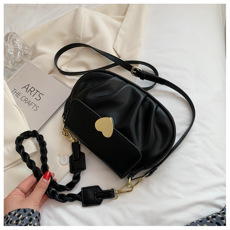 Wholesale Heart Buckle Fold One-shoulder Messenger Small Round Bag Nihaojewelry display picture 91