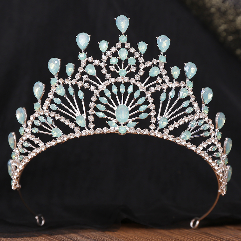 400g Weight Crown Hair Accessories Type Rhinestones Inlay Material 1 Piece Quantity Wedding, Birthday, Festival Occasion Alloy Material Crown, Knot Pattern All Seasons Season Women's Gender Plating Design Retro, Bridal, Shiny Style Gold Color Retro Bridal Shiny Women's Crown Knot Alloy Plating Rhinestones Crown 3