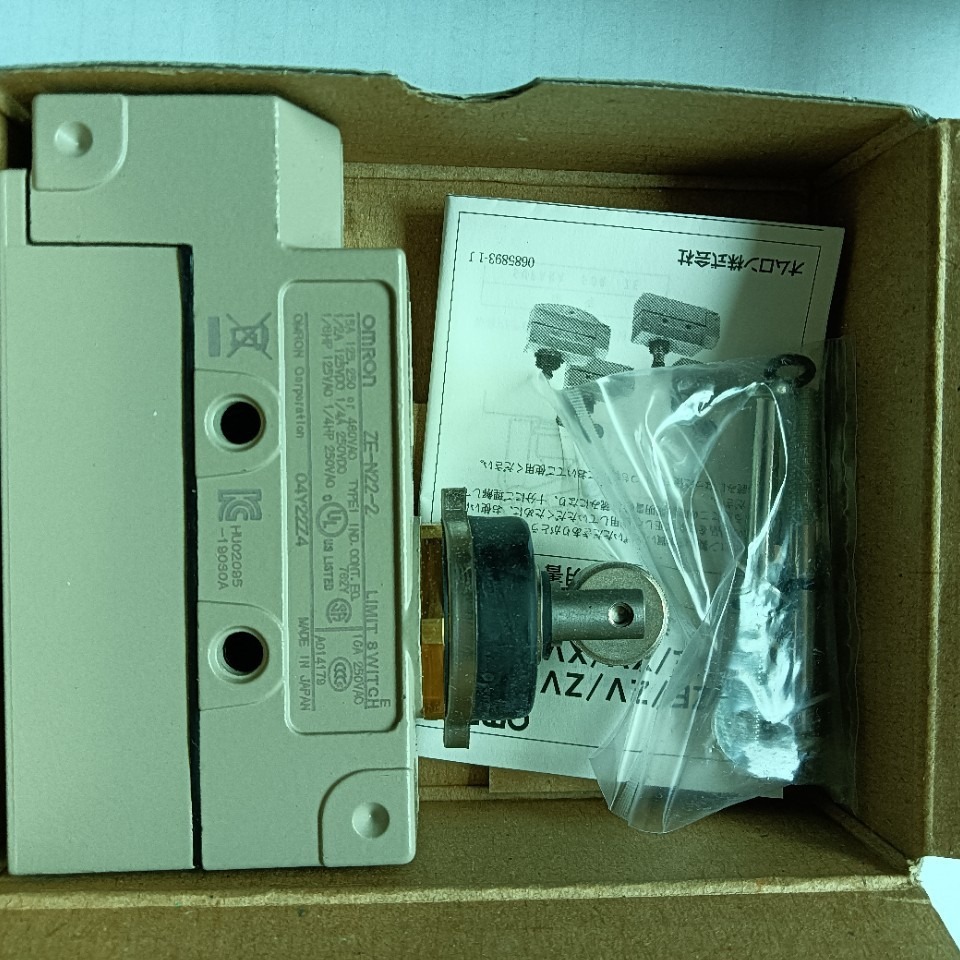 全新原装欧姆龙限位开关ZE-N22-2