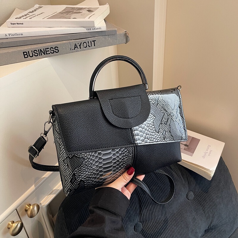 Handbag 2025 New Style Women's Versatile Crocodile Pattern Clutch Bag Banquet Clutch Bag Women's Fashionable Elegant Crossbody Bag