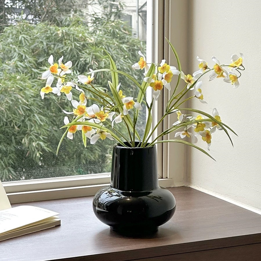 Round belly, straight mouth, black + small butterfly orchid white 2