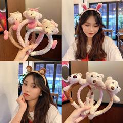 Korean-style heart-shaped small bear hairband for women, cute 3D plush toy wide edge headband for girls, face-washing hair clip hair accessory