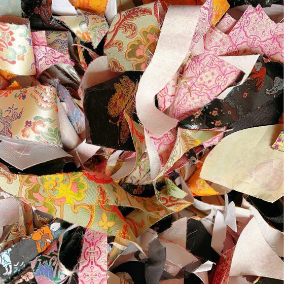 Song Jin silk rags wholesale mulberry silk scrap 1kg pack about 280 pieces of antique hand-made materials