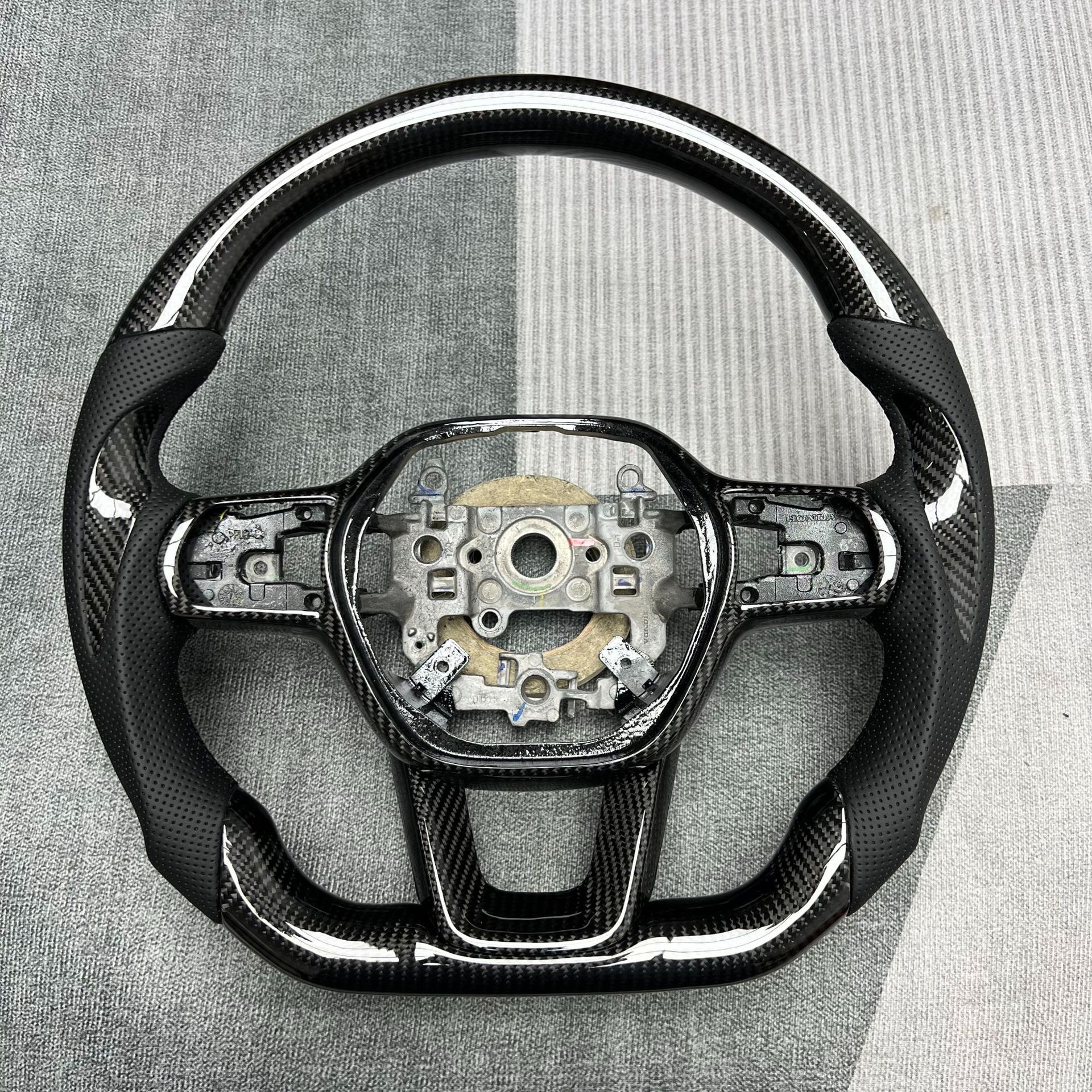 Carbon fiber steering wheel modification customization is suitable for Honda 11th generation Civic car interior steering wheel processing
