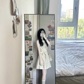 2026夏季新款娃娃领无袖系带裙设计感法式碎花连衣裙收腰显瘦女装