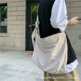 男士斜挎包;男士胸包;休闲背包