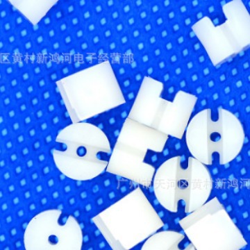 LED间隔灯柱双坑隔离柱尼龙PC板隔离柱 三孔隔离柱 绝缘3脚间隔柱