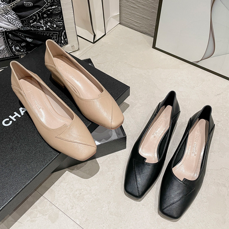 2022 primavera nuevos zapatos de tacón grueso coreano de tacón medio profesional de un pie de viaje zapatos de cuero de cabeza cuadrada zapatos de tacón alto