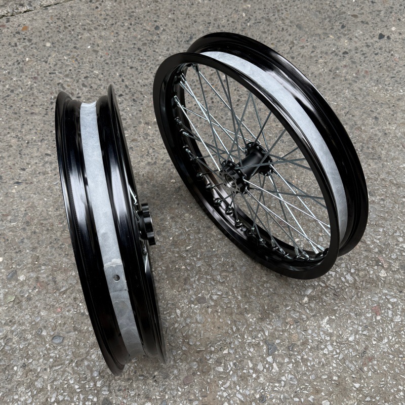 Suitable for QiuLong Light Bee modified front 1.85-16 and rear 2.15-16 aluminum alloy wheel assemblies 16inch wheel rims