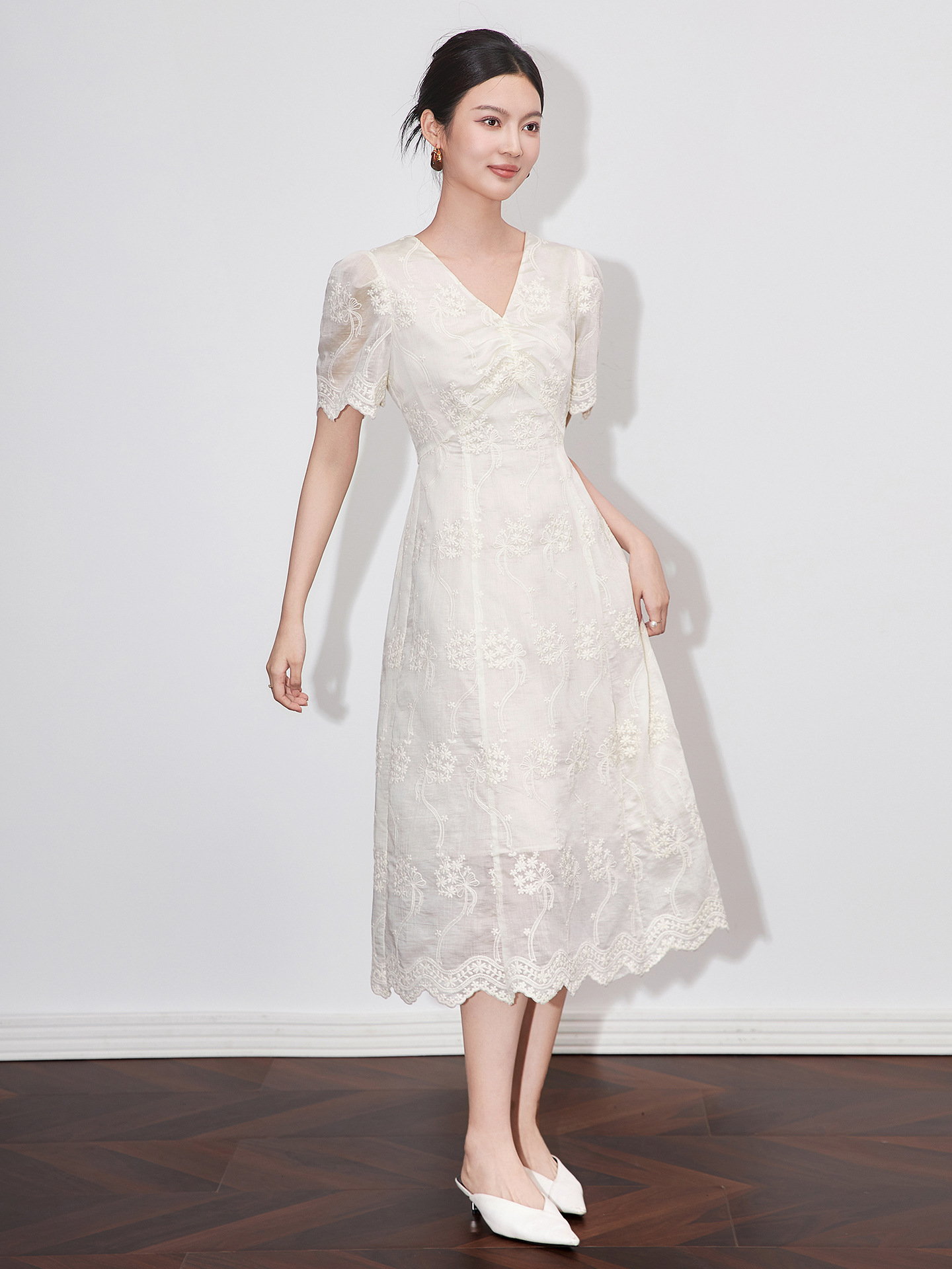 Đầm maxi nữ cổ chữ V thêu ren Tencel dáng dài mùa hè — Màu trắng