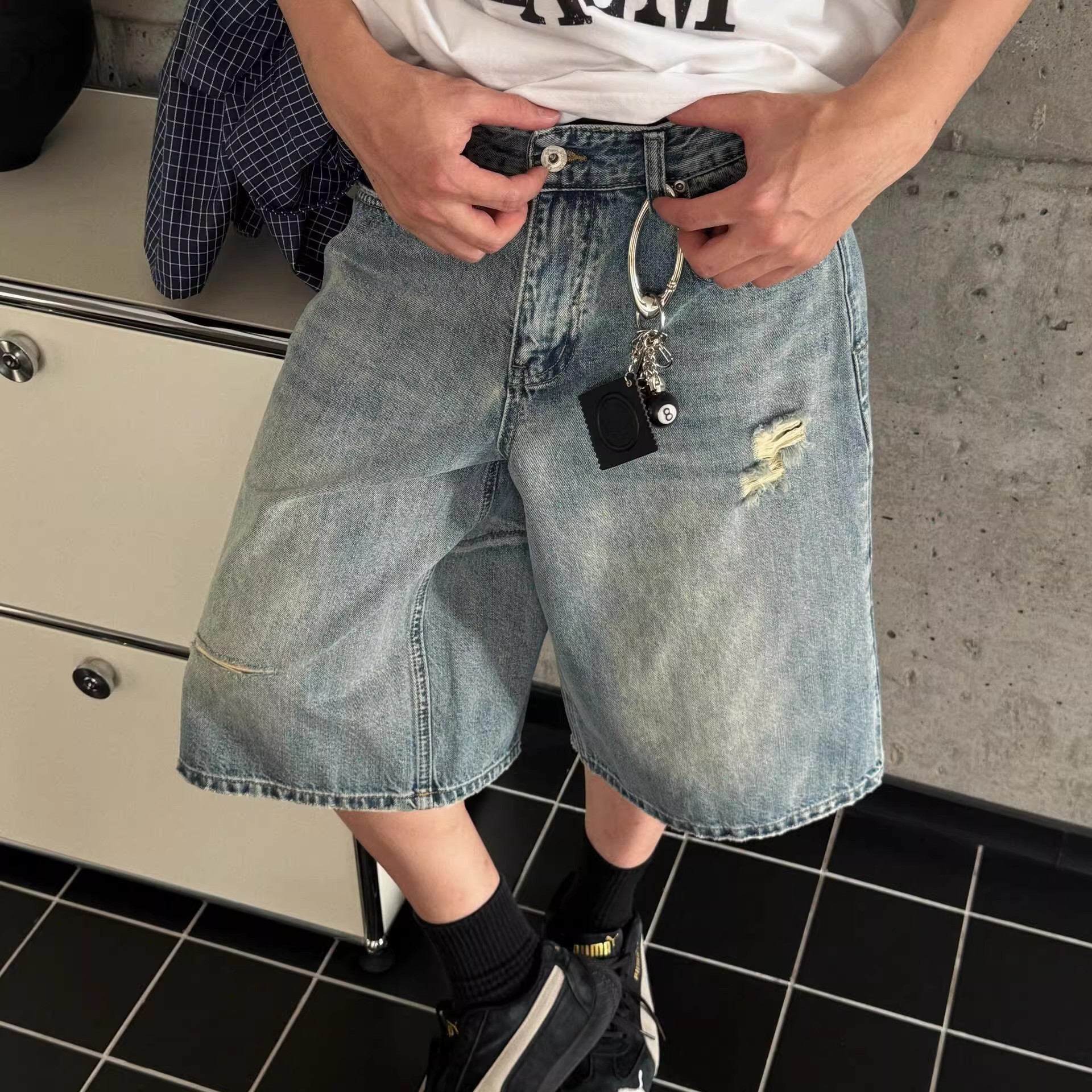 韩国东大门代购stage高街潮流破洞拉丝小众阔腿直筒牛仔短裤男