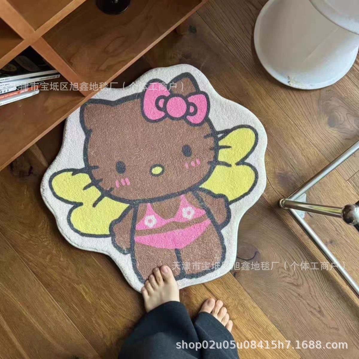 卡通可爱hellokitty凯蒂猫镜前地毯吸水耐脏防滑脚垫卧室飘窗地垫