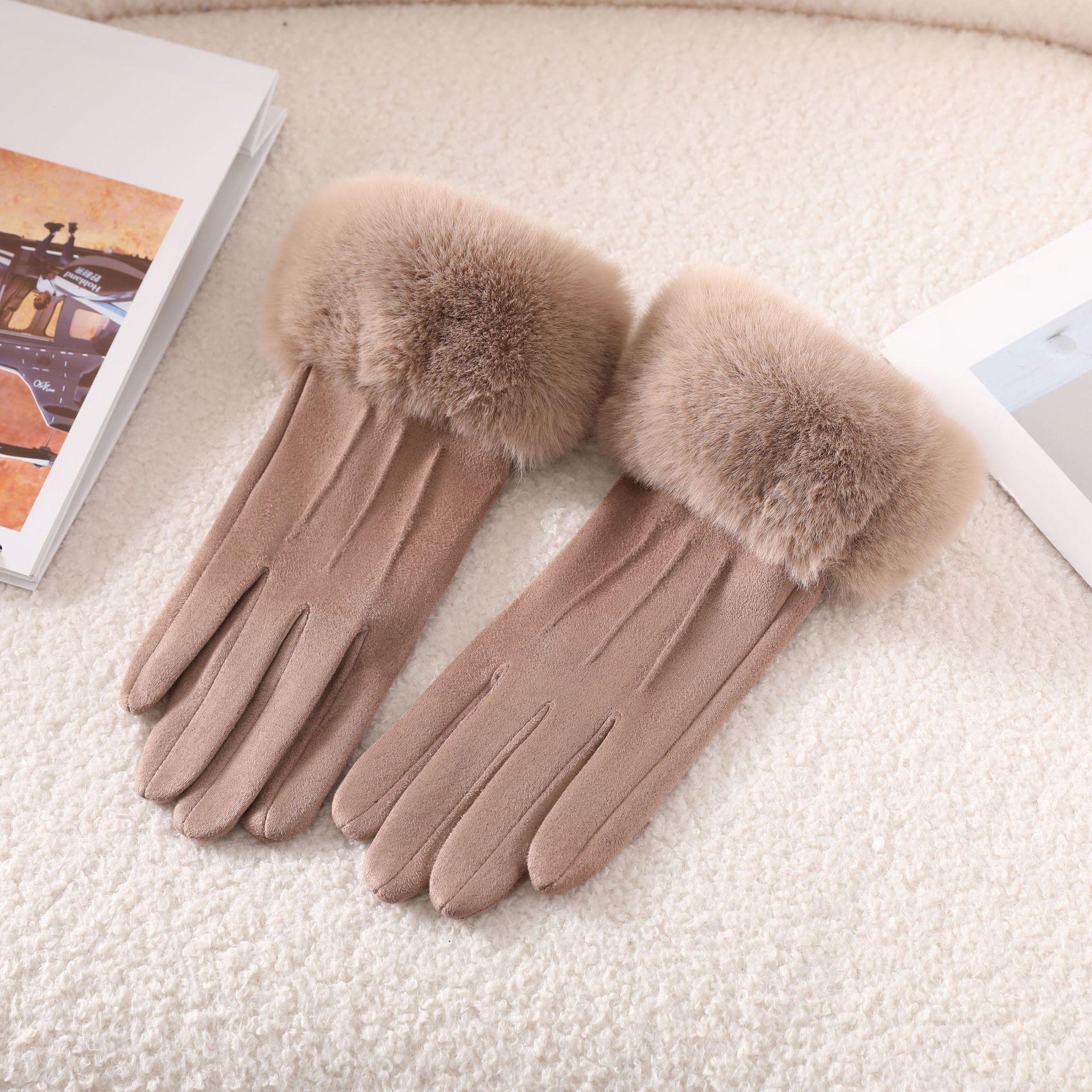 Japón y Corea de la moda guantes de peluche de lana de gamuza mujeres otoño y invierno caliente al aire libre a prueba de viento guantes táctiles al por mayor