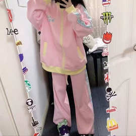 春秋款多巴胺刺绣运动服套装女休闲宽松新品减龄闺蜜新品两件套