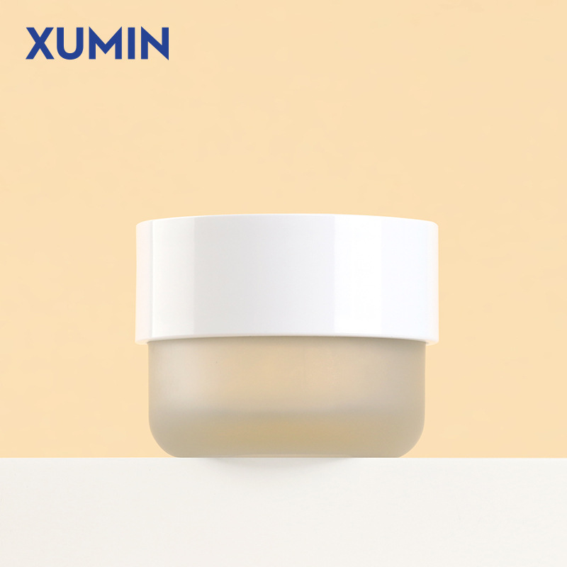 Botella de traje de vidrio cosmético de nuevo producto 30 ml / 100 ml botella de presión de emulsión exfoliante 30 - 50g material de embalaje de botella de crema