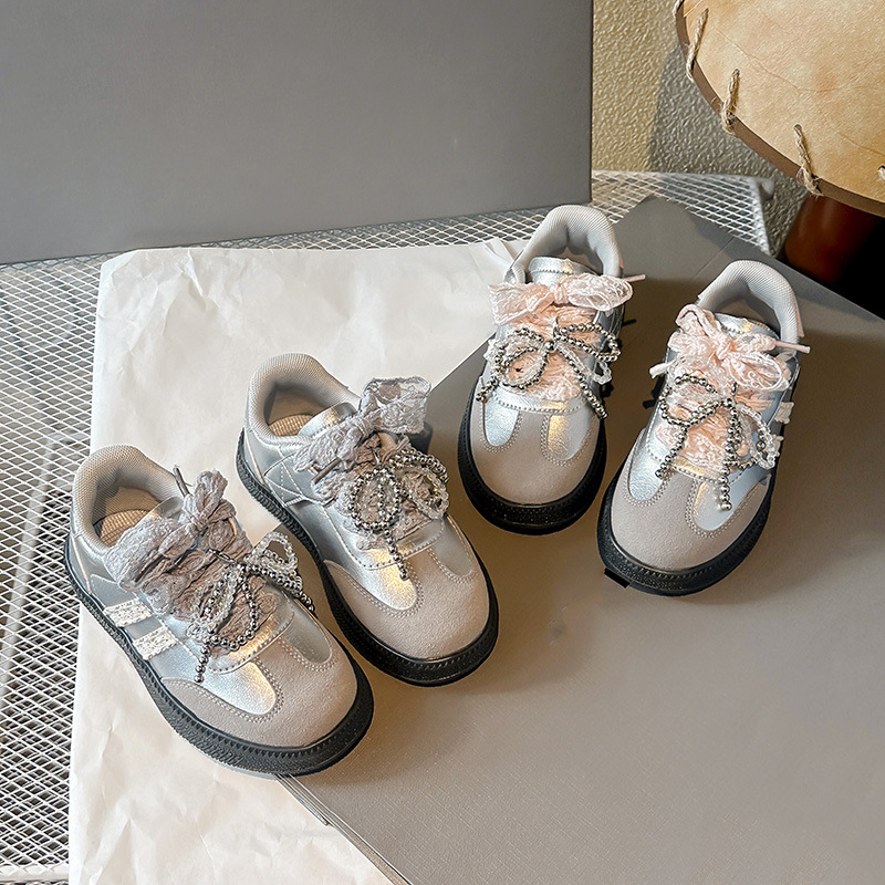 2025 primavera nuevos zapatos para niños zapatos casuales para niñas zapatos de entrenamiento alemán para niños con lazo de encaje de moda coreana